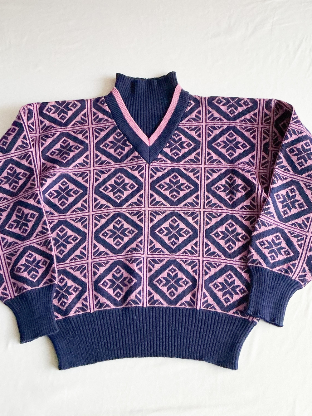 Vintage Obermeyer Womenβs Geometric Knit Mock Neck Sweater Purple Pink Size Med